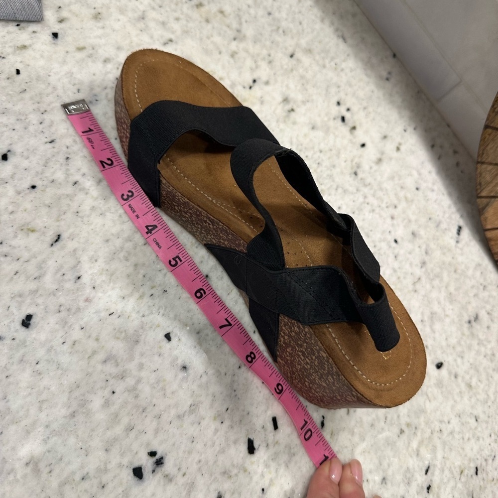 Women’s Madden Girl Black Wedge Cork Sandals Size 9.5 - Picture 7 of 8